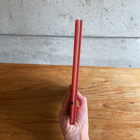 Spanish Clifford Book with stories and activities - Picture 3 of 9